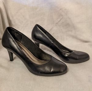 Predictions Comfort Plus Women's Pump Heel Shoe